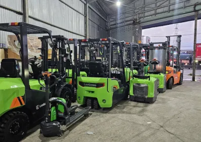 THUÊ XE NÂNG - XE XÚC