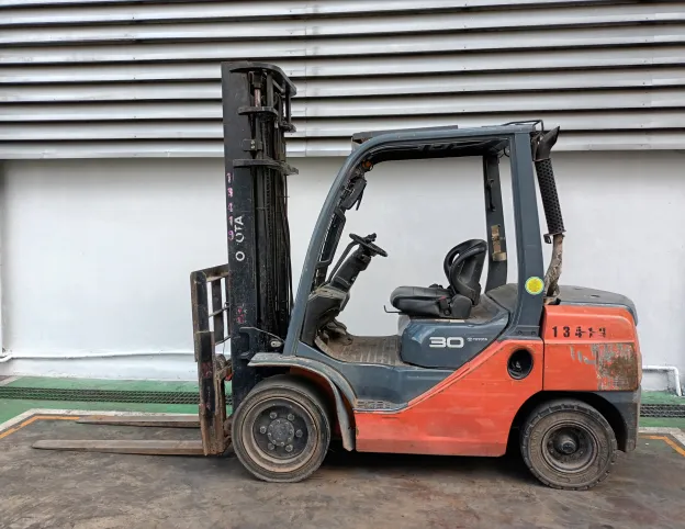 Xe nâng dầu Toyota 3 tấn 62 - 8FD30 sản xuất 2021