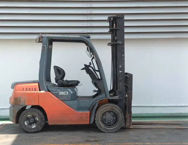 Xe nâng dầu Toyota 3 tấn 62 - 8FD30 sản xuất 2021