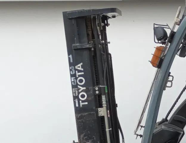 Xe nâng dầu Toyota 2,5 tấn 62 - 8FD25 sản xuất 2021 