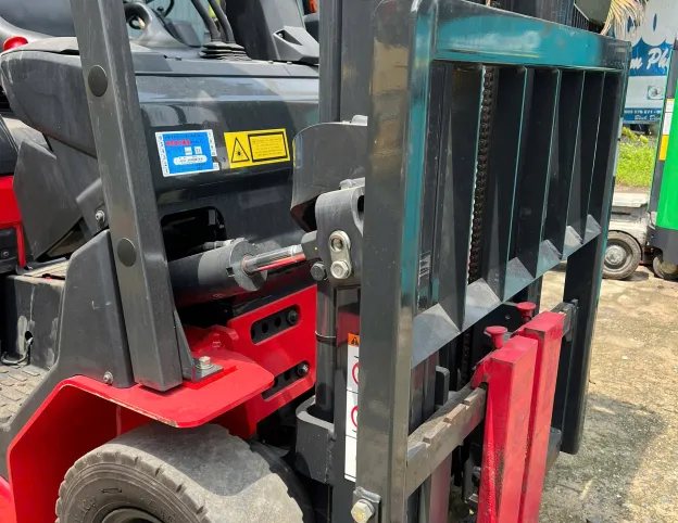 Xe nâng điện ngồi lái Nichiyu 1,5 tấn 2021